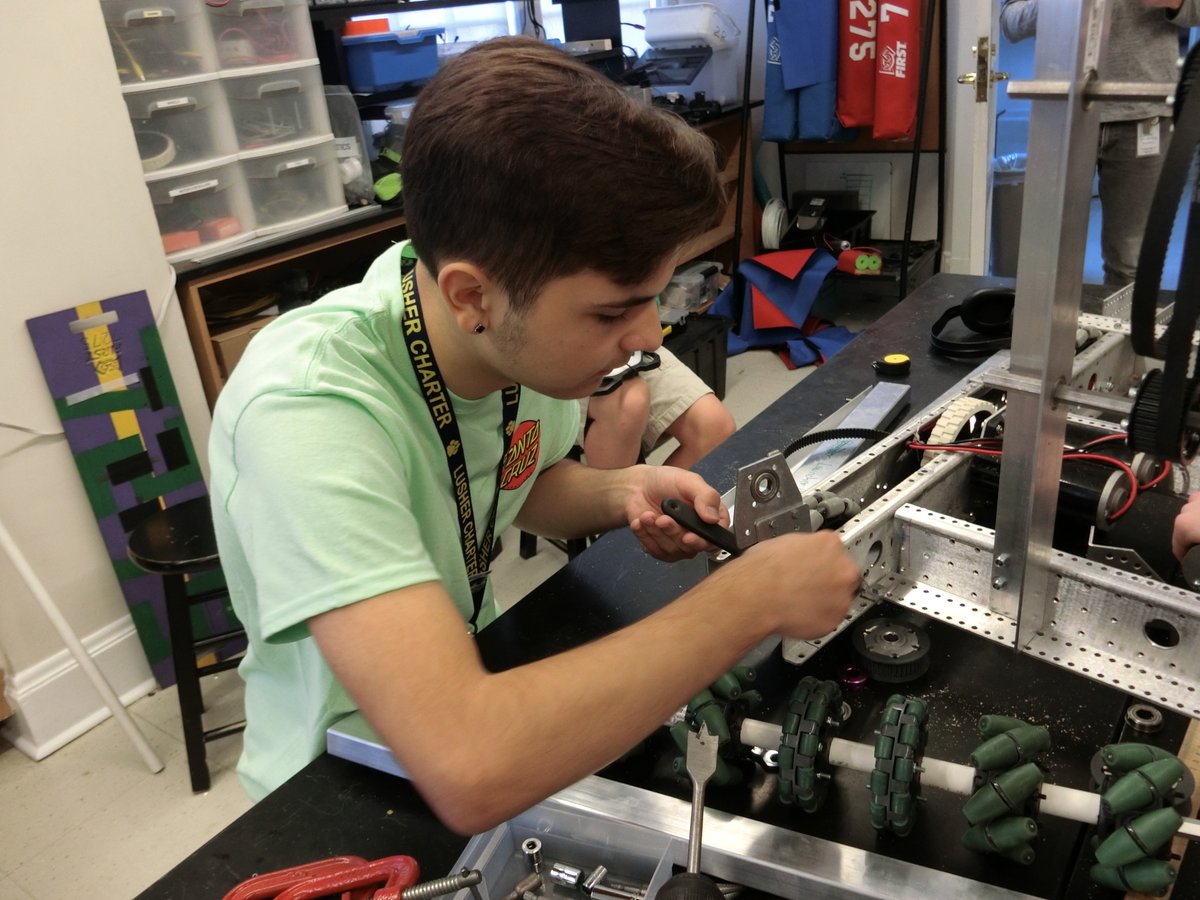 frc7275's tweet photo. 🔧👨🏽‍💻🛠️👩🏽‍💻🔧Working on our robot this fine Saturday morning.   Adding intake mechanisms, and securing motors.  ⚙️🦁⚙️🦁
#FIRST #SaturdayMorning  #LusherPride https://t.co/SSwUm7Kci4