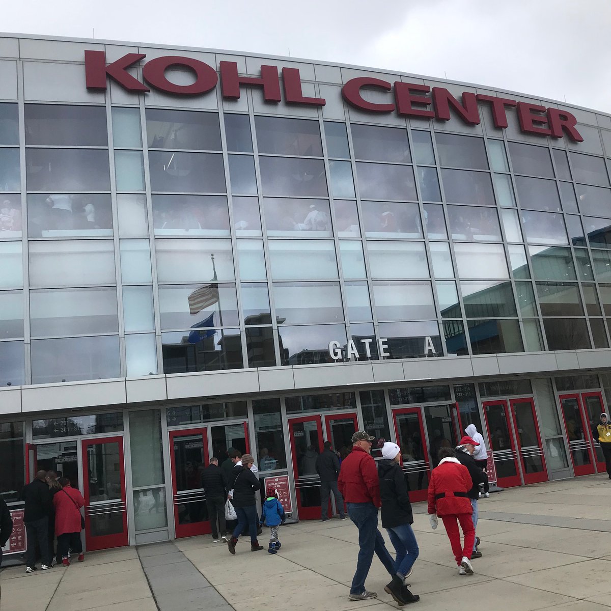SconSportsTrump's tweet photo. MAKE WISCONSIN SPORTS GREAT AGAIN! https://t.co/1WbdioATiW