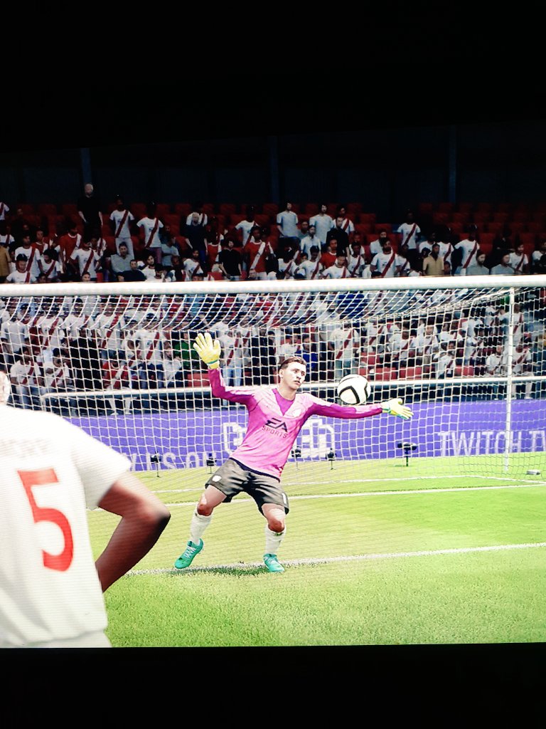 simo_brch tweet media