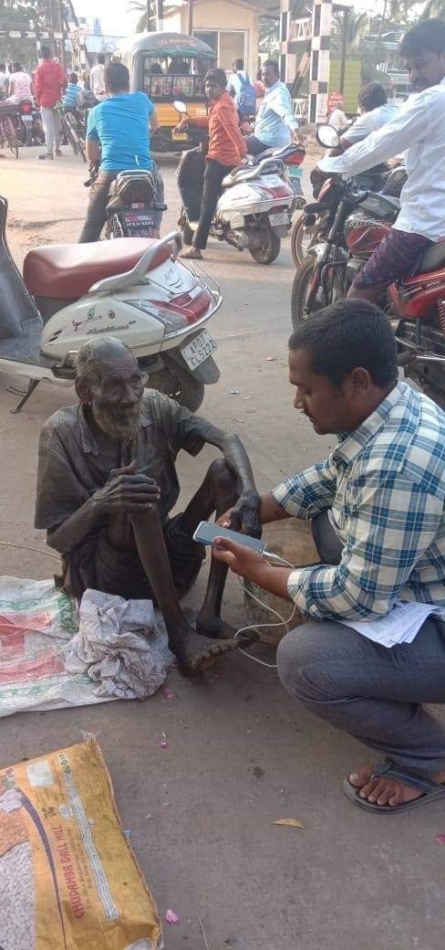 #PicOfTheDay - Wordless 

A great initiative by @YSJagan which is implemented by Volunteers with efforts and love.
