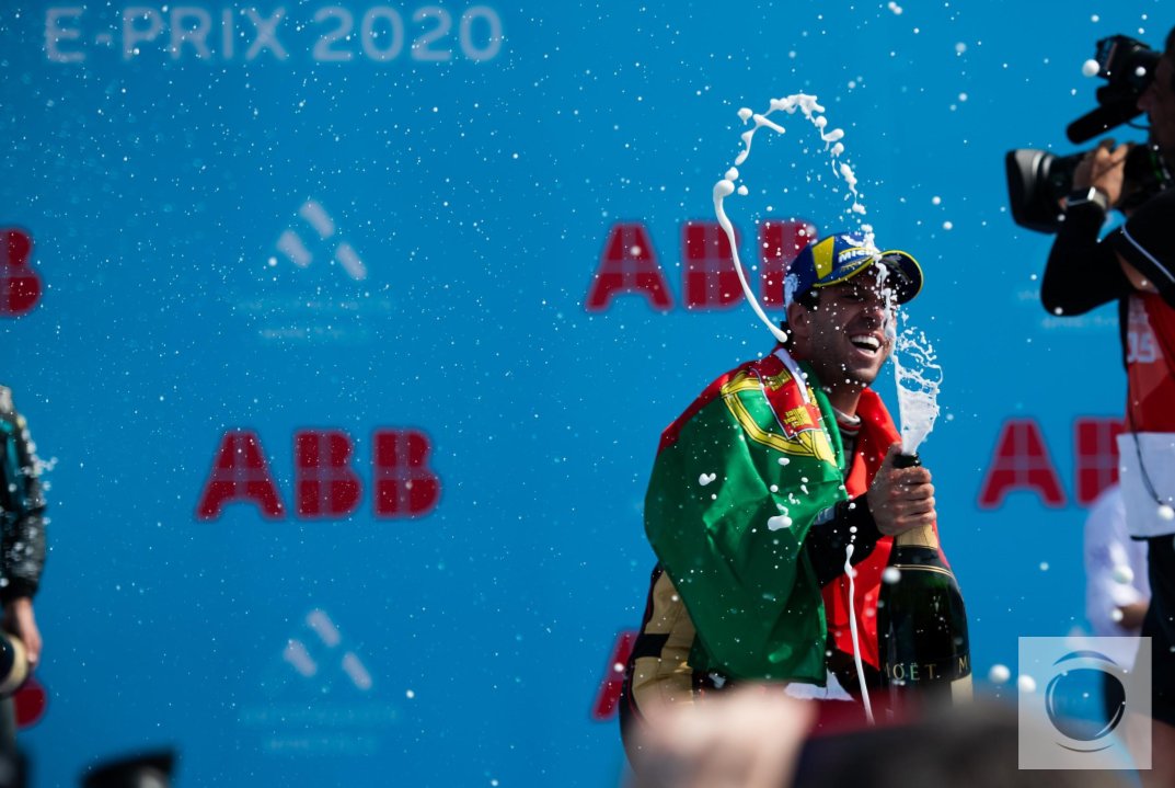Current_E's tweet photo. Who did it better? Beyoncé or Antonio?
@afelixdacosta
@DSTECHEETAH
© Lou Johnson / Spacesuit Media
#ABBFormulaE | #SpacesuitCollections https://t.co/PtcckwNfzD