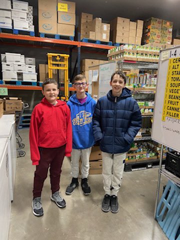 NJHS getting service hours on this beautiful Saturday. <a href="/EMSBraves/">Edge Middle School</a>