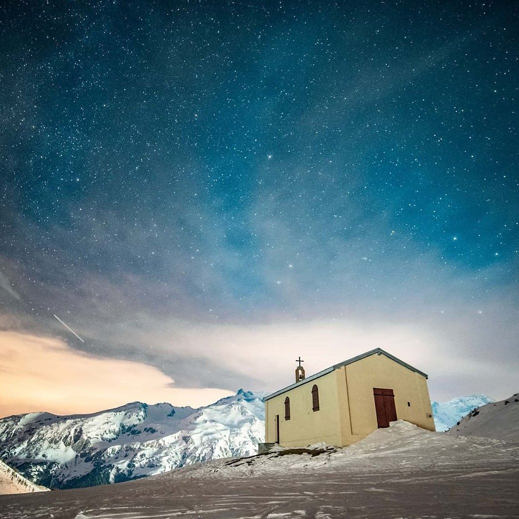 La chapelle Saint Pierre du Mont Cenis sous les étoiles ✨
Merci à <a href="/VAL_CENIS/">VAL CENIS</a> pour l'identification Instagram !