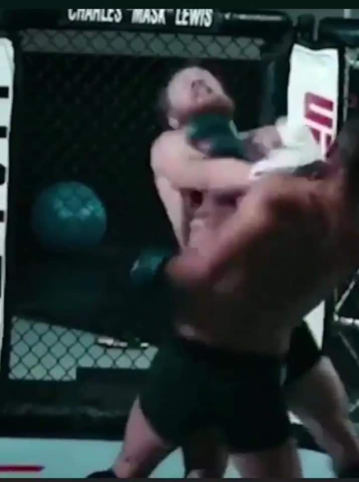 Catching counterpuncher with counter punch.
Thats why Artëm is the greatest of all time !