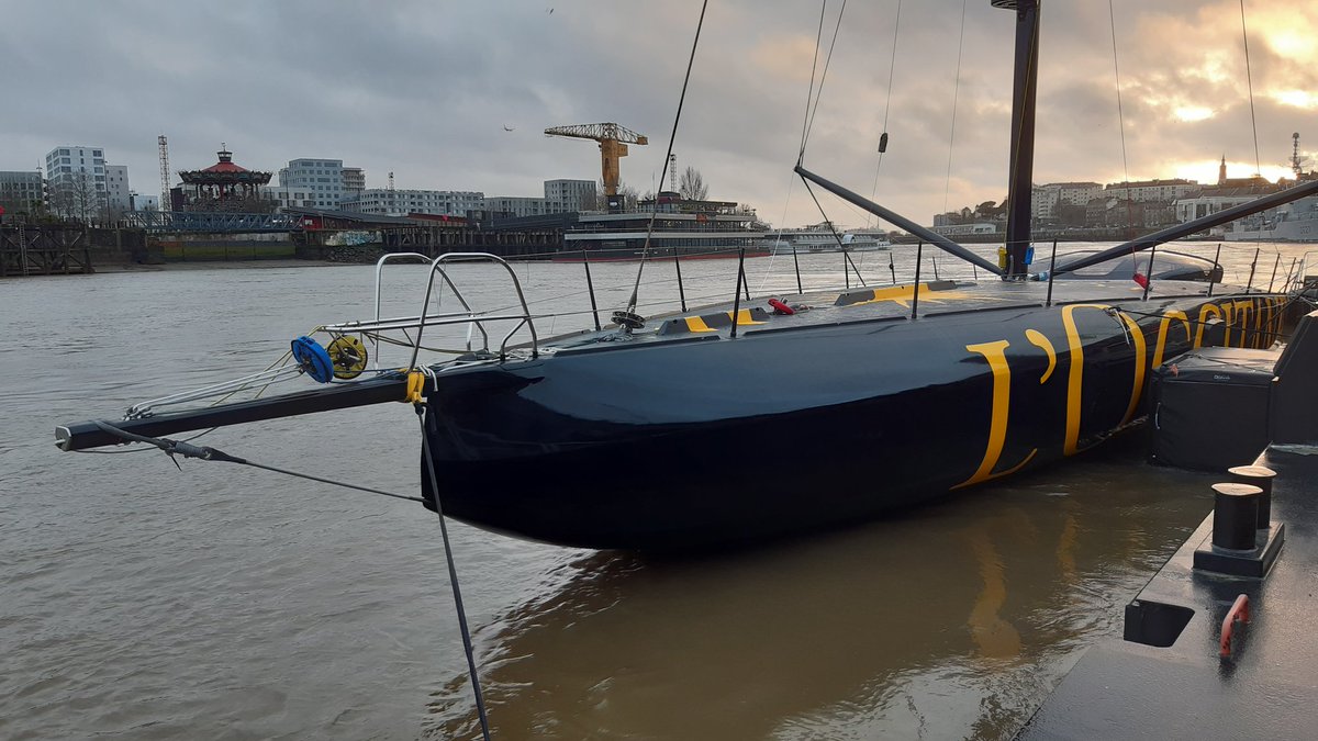 ljoessel's tweet photo. Un @ImocaGS neuf à Nantes, et pas n'importe lequel 😋
👏👏👏 @ArmelTriponSkip @codesattitude #SamManuard & merci pour la visite ! 🙏 https://t.co/aM5ATCLdRv