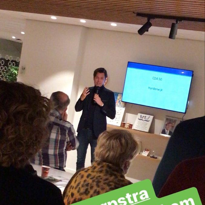 JHTerpstra's tweet photo. Afgelopen week mooie #CDA50 sessie voor het @CDAHarderwijk mogen begeleiden. 50 niet CDA-leden die nadenken over de toekomst van hun eigen stad #Harderwijk. Inspirerend! @robhammenga @MazierW https://t.co/xscWrqba3T