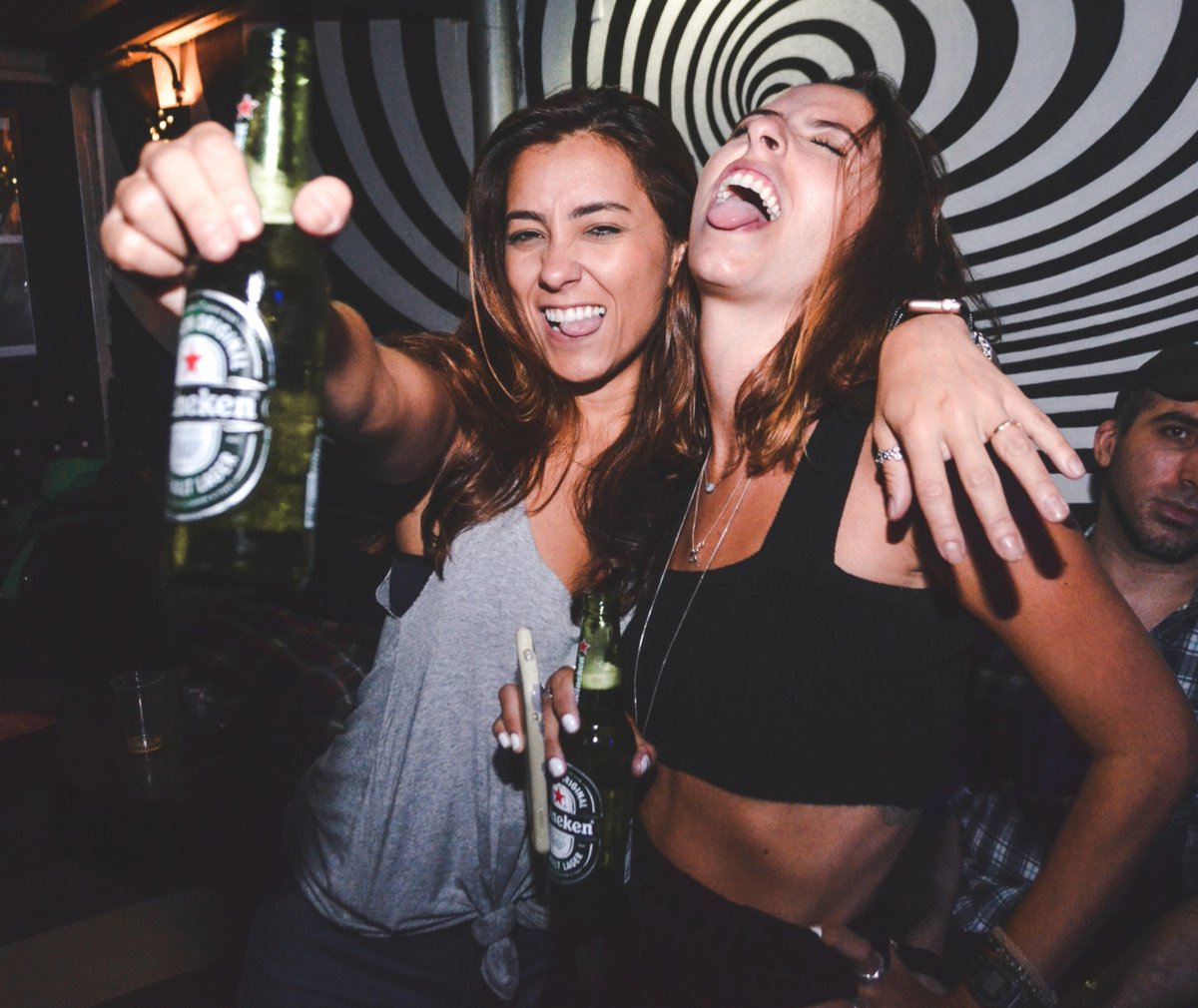 cafemuzik's tweet photo. Que belo dia para tomar um gelo. 🍻

fevereiro começou bonito e pra acompanhar esse clima verão rolando uma boa breja ou um chope não é nada mal. 👌

na pista, toda diversão do bloco carioca @minhaluzedeled comendo solto. ⚡

sábado ta aí
vamos aproveitar! 😉 https://t.co/PeCMyyKALF