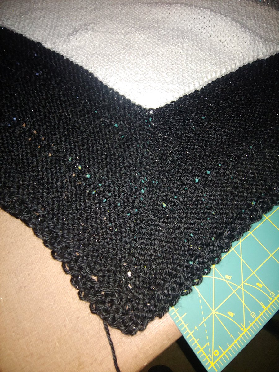 Closeup of the lacework edge of the shawl.
