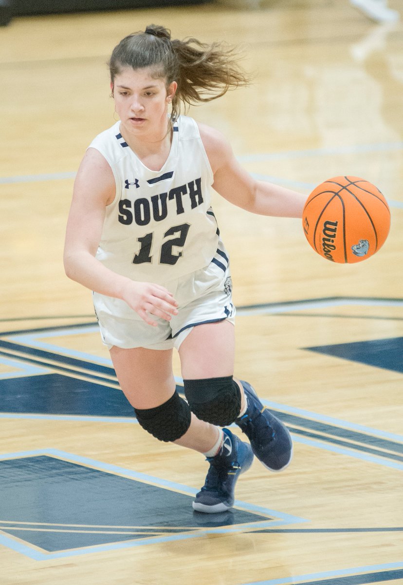 MichaelGPaul's tweet photo. Logan Fitzhugh @athletics_sbhs @sbhs_wbb dribbles upcourt in the game against Topsail. The Pirates led 15-2 after the first quarter but South outscored the Pirates 34-30 the rest of the game. https://t.co/IeufHn0NbT