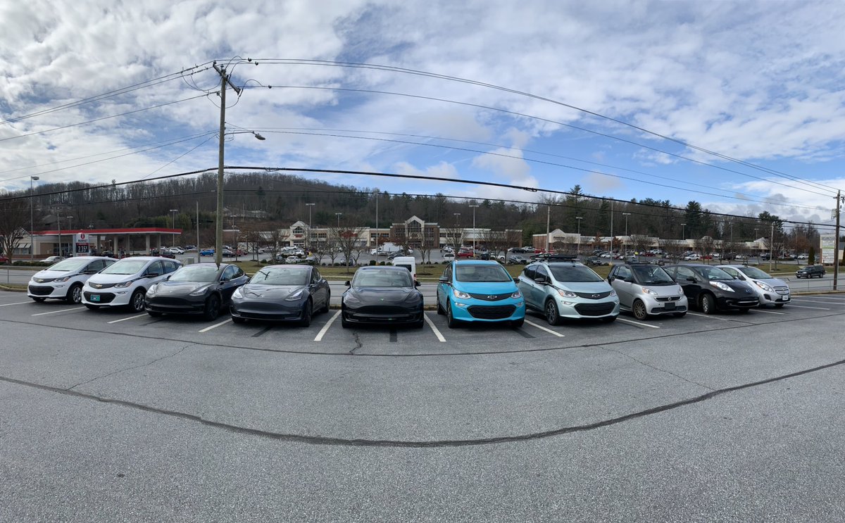 BlueRidgeEV's tweet photo. Good turnout at the social meetup at Earth Fare in south Asheville this morning! Lots of Bolts showed up! Two are brand new, one with barely 100 miles on it. Times are definitely changing. 
@evDOTnetwork @McHoffa @EarthshineStevo @roccosperanza https://t.co/ei67CrGRbF