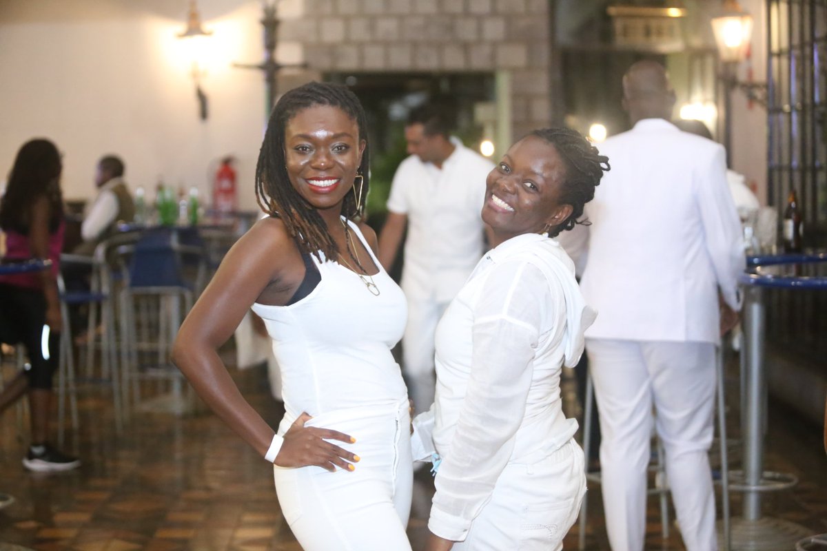 goplacesdigital's tweet photo. Glam @DinerEnBlancNBI 2020! Serving you smiles!ππππ
#DEBNRB2020 #SquadAtDEB #FamUp #GoDEB2020 #GoDinerenBlanc #DEBNRB https://t.co/PAanz0OYVc