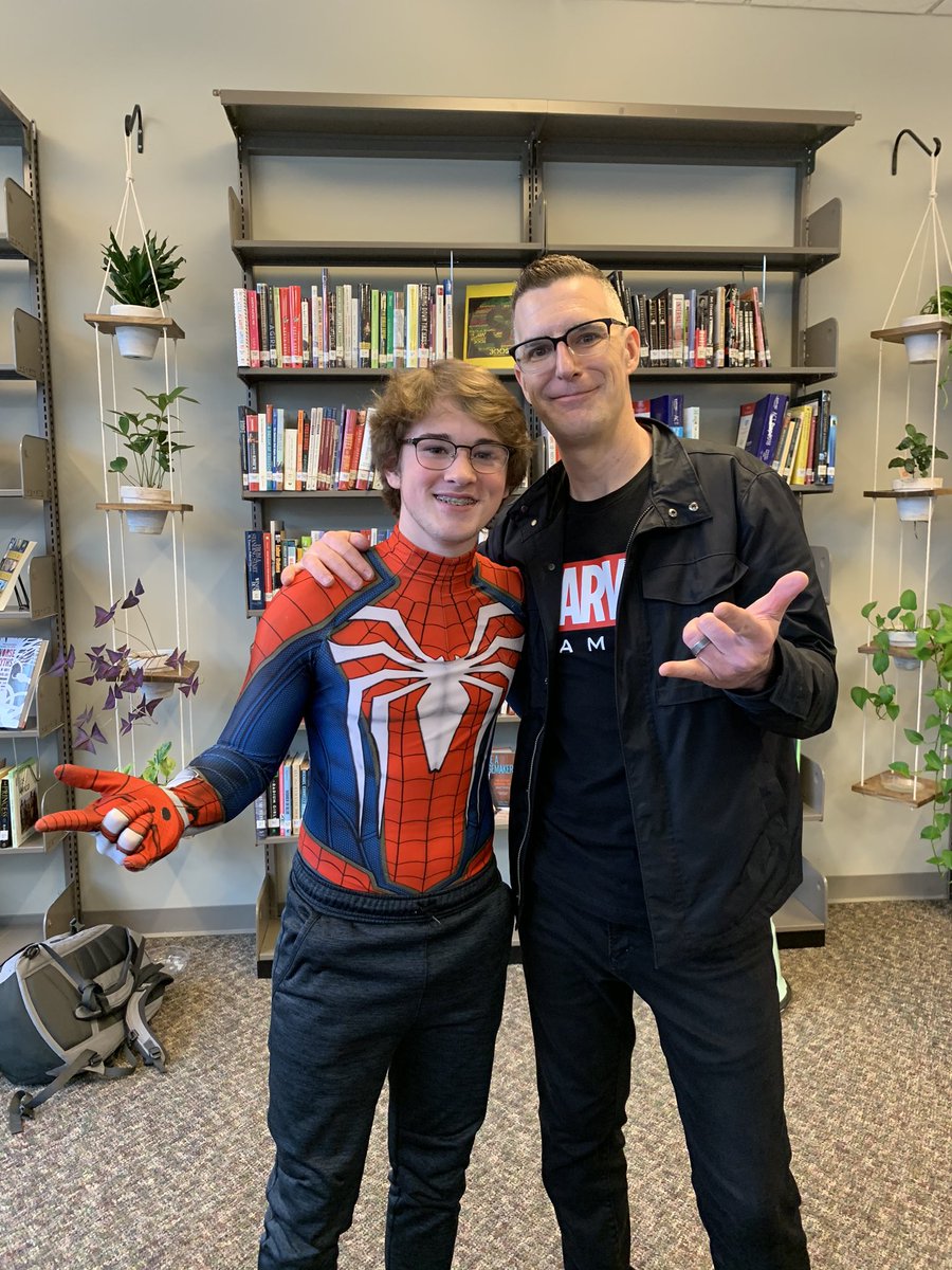 noodlesferbrain's tweet photo. Yesterday I got the chance of meeting the amazing @BillRosemann he’s really a gem to meet. Thanks Bill! https://t.co/gLIRkqc0of
