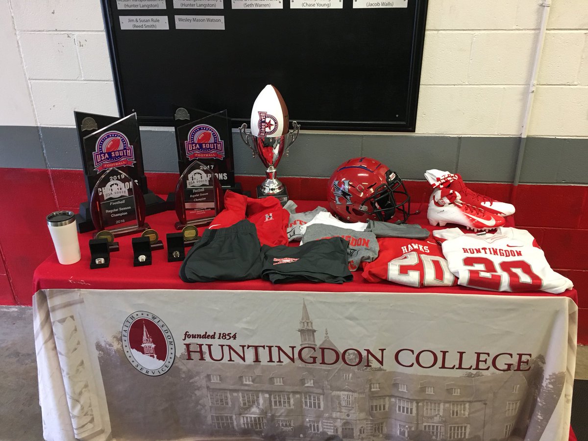 LandonSpooner's tweet photo. Extremely blessed and excited to receive an offer from Huntingdon College! #HawkEm 🦅 @CoachMallardHC @RecruitGeorgia @LoganvilleFB https://t.co/qrDlYsUwbd