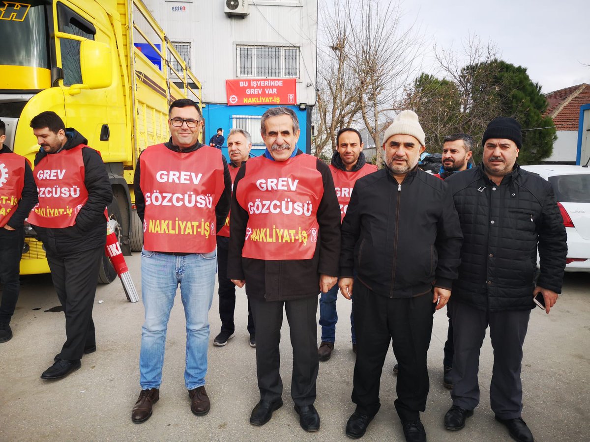 erdalkopal's tweet photo. Nakliyat-İş önderliğinde,
Muğla #Tüvtürk 538 Gün
Şanlurfa #Tüvtürk 440 Gün
Kütahya #Tüvtürk 131 Gün
Kastamonu #Reysaş 71 Gün
Karabük #Reysaş 71 Gündür
Samsun Çorum Nak.#Grevimiz
15 Gündür,
Real, Makro ve UZEL işçilerinin mücadelesi kararlılıkla devam ediyor. https://t.co/zFeqHVIZ68