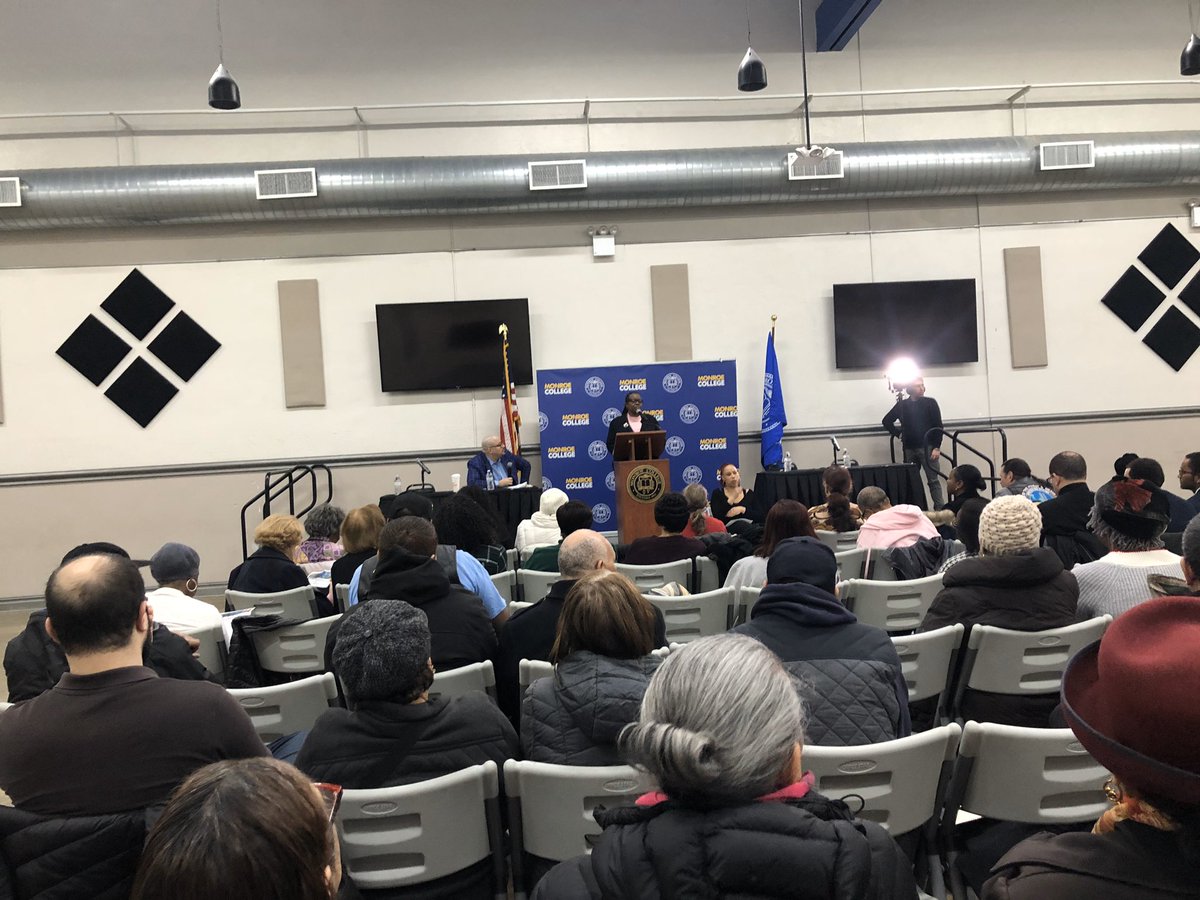NYSenatorRivera's tweet image. We’re live from @monroe_college for our #BronxBus 🚌 Redesign Town Hall with Bronx Community Board 7! Go to Facebook.com/Hon.Gustavo.Ri… to watch this important meeting!