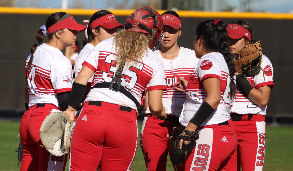 BiolaAthletics's tweet photo. What a beautiful day for softball out in Irvine. @ocgreatpark is GREAT. #CUIKickoff #PacWestSB https://t.co/Lb9ie6Tyni