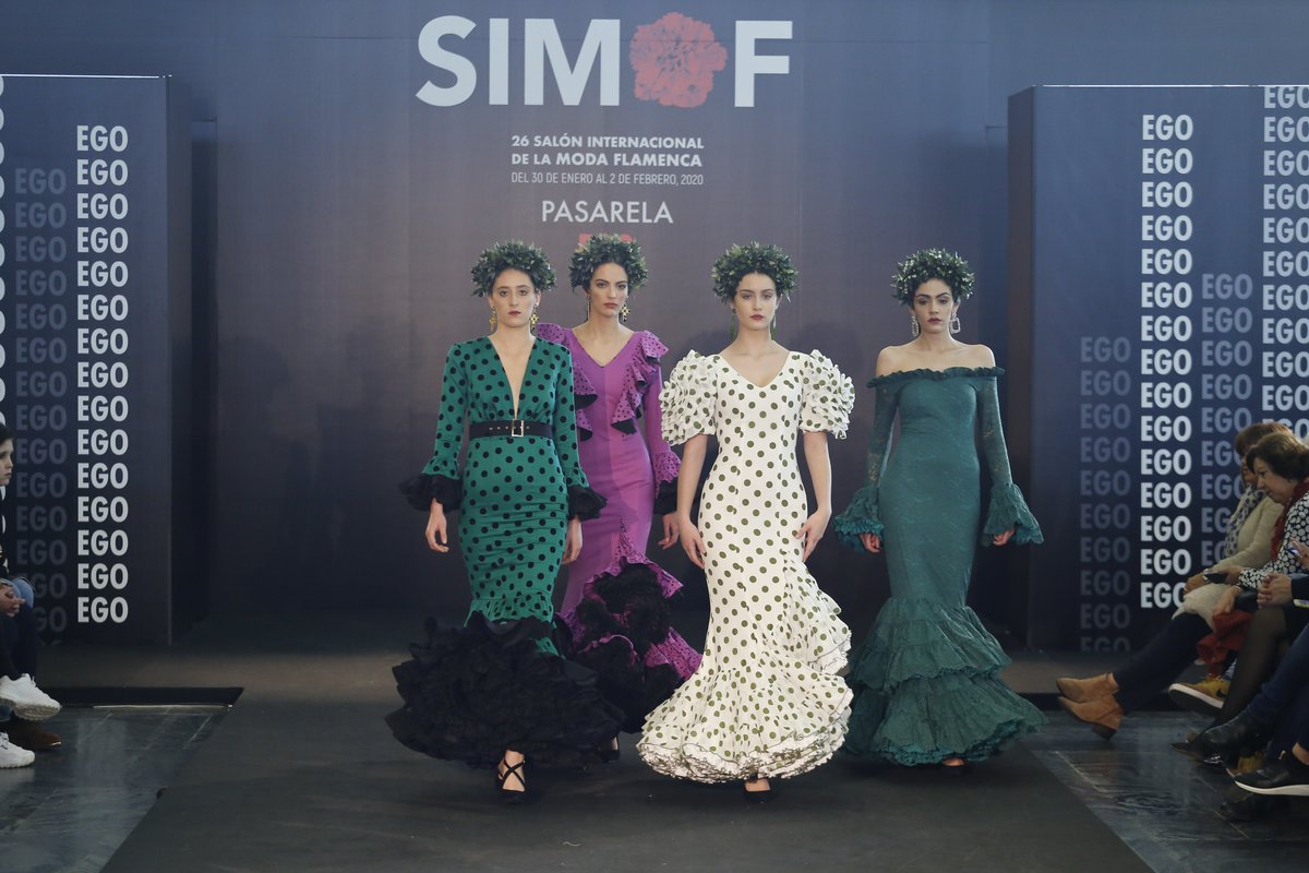 simofsevilla's tweet photo. ¿Cómo lleváis la tarde del sábado? En @fibesevilla sigue volando el color, la creatividad, los volantes, las telas y las sonrisas con #SIMOF2020. Ejemplo de ellos son estas fotitos de #SIMOFEGO ¿Os gustan? #FelizSabado #eventos #Sevillahoy https://t.co/oosl3vBv7D