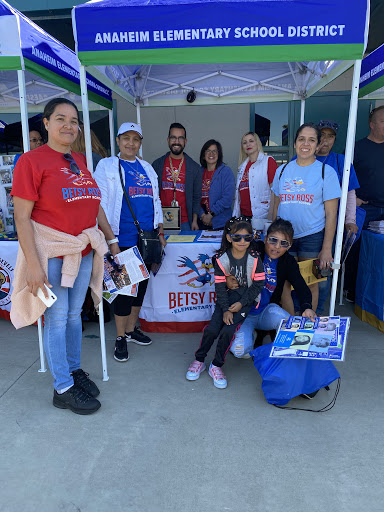 RossRoadrunners's tweet photo. Come visit the Betsy Ross booth at The Kindergarten Festival! We are enrolling students and handing out goodies! (1000 S Harbor Blvd, Anaheim) #eSTEAMD #Rossome @AnaheimElem https://t.co/xmqeBH4y4E