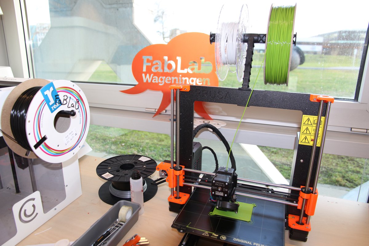 How do you 3D print on Prusa i3 mk3? How you start a Craftbot printer or an Ultimaker. Digital file of 3D objects can be printen on different printers. <a href="/FabLabWag/">FabLab Wageningen</a> offers courses in 3D printing. 3D printing enables you to produce complex shapes. Mailt to: info@fablabwag.nl.