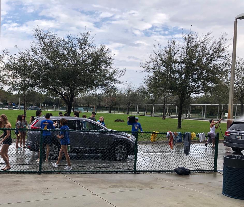 cbhs_wapo's tweet photo. 2020 CBHS Water Polo Car Wash was a success! Thank you everyone for coming out! Let’s have a great season Lightning! 🌩 ⚡️ https://t.co/xXbLKMLPwk