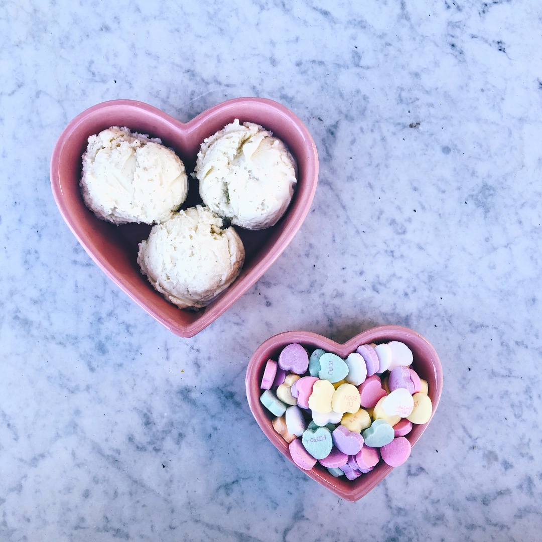 Let the month of love begin. 💕 #emojiscometolife #hearts #valentinesday #love #icecream #sweettooth #instasweet #loveislove #somethingsweet