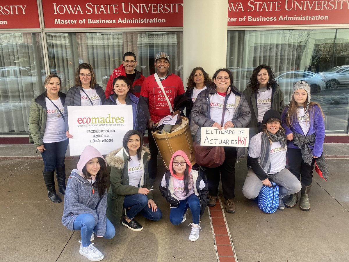 We must show up everywhere to demand action on the #ClimateCrisis. Bravo to our @CleanairmomsIa and <a href="/ecomadres_/">EcoMadres</a> team for marching in today’s #ClimateCrisisParade in #DesMoines. #ActOnClimate