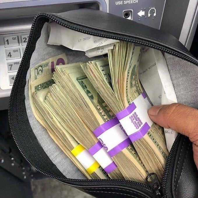 drayjames2's tweet photo. Fuck all fakes sugar daddy trying to scam babies.
I don't do shit I'm giving out $5000 to just 15 to dm, retweet and like this.
Drop your paypal,cash app and become my baby .💰 

#seekingarrangement #sugardaddyneeded #sugardaddylegit. https://t.co/3BhawhRkgU