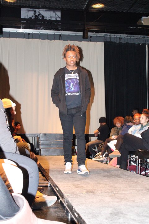 chilllmar's tweet photo. fashion killa https://t.co/UAg1YTy2AU