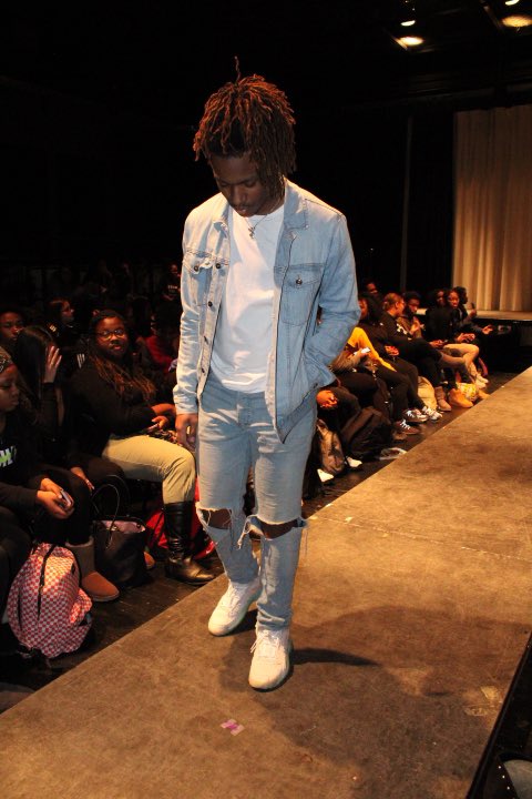 chilllmar's tweet photo. fashion killa https://t.co/UAg1YTy2AU
