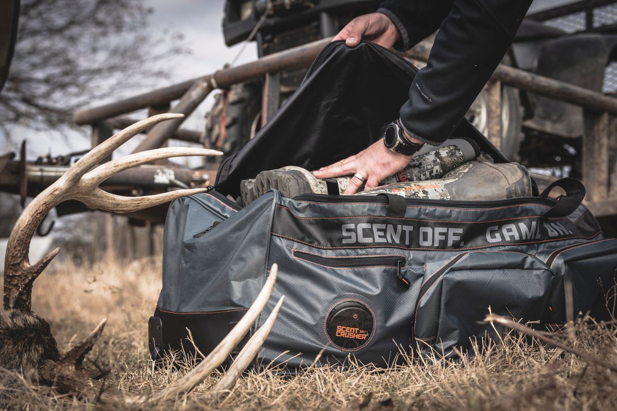 The new Scent Crusher Roller Bag featuring the new battery-powered 'Halo' unit. Up to 6 hours of run-time per charge cycle and 100% portable. Take it anywhere and charge it with your vehicle 12v adapter.

#scentoffgameon #ozone #scentfree #halo #cutthecord

Via Marc Udelhofen