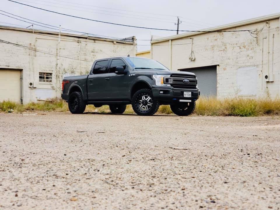 STFTMFordTrucks's tweet photo. Check out this STFTM beauty, 2018 FX4 F150 5.0L from San Juan, Tx owner Joey Salinas. 😎 https://t.co/ArZOQHD7K9