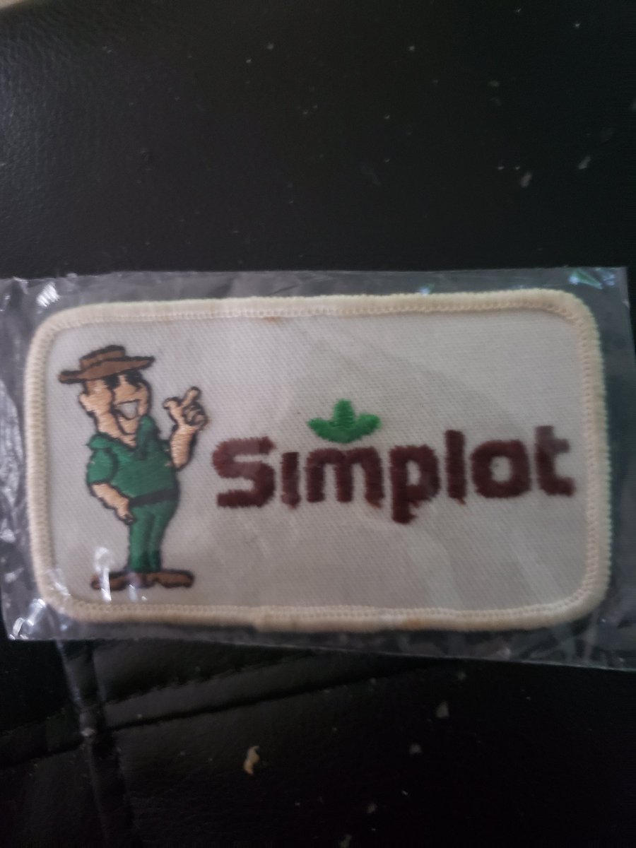 CountryCrock01's tweet photo. A blast from the past but don't forget about the spring application tour coming on quickly. Now we have the triple threat of spreader drivers  Jared in Atlanta  Tyler in Charlotte and Country Crock in Birmingham  call us to put the the Bling in your green. We are the Elite Team . https://t.co/je56JPQ1OP