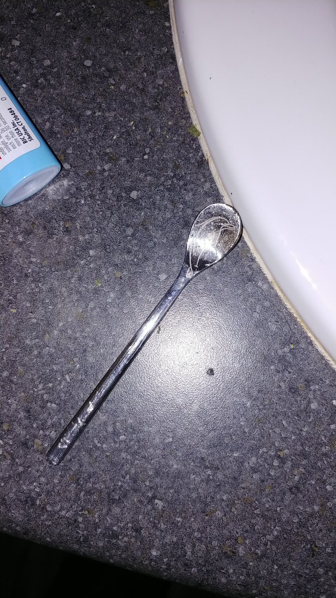 MrsGinjaNinja's tweet photo. This makes the perfect bowl spoon. I use it when loading a fresh one.
#CannabisCommunity
#WeedTools
#CocktailSpoon
#StonerLife https://t.co/woZvDDfhHB