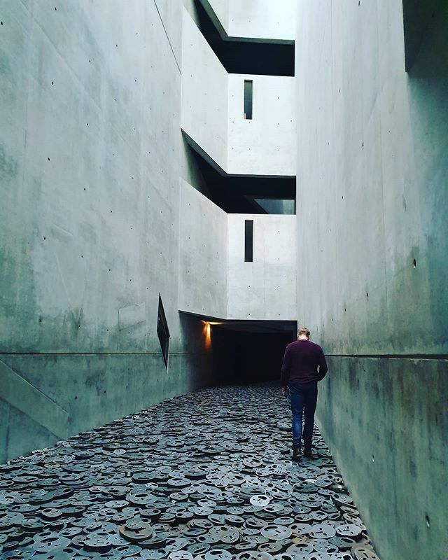 Memory void. #berlin #germany #deutschland #travelgram #traveltheworld #wherejulietravels #travel #seetheworld #wandering #wanderer #wanderfolk #letsgothere  #traveler #passportready #passport #passportrequired #nomad #nomadiclife  #getoutoftheoffice #so… ift.tt/38R1EMi