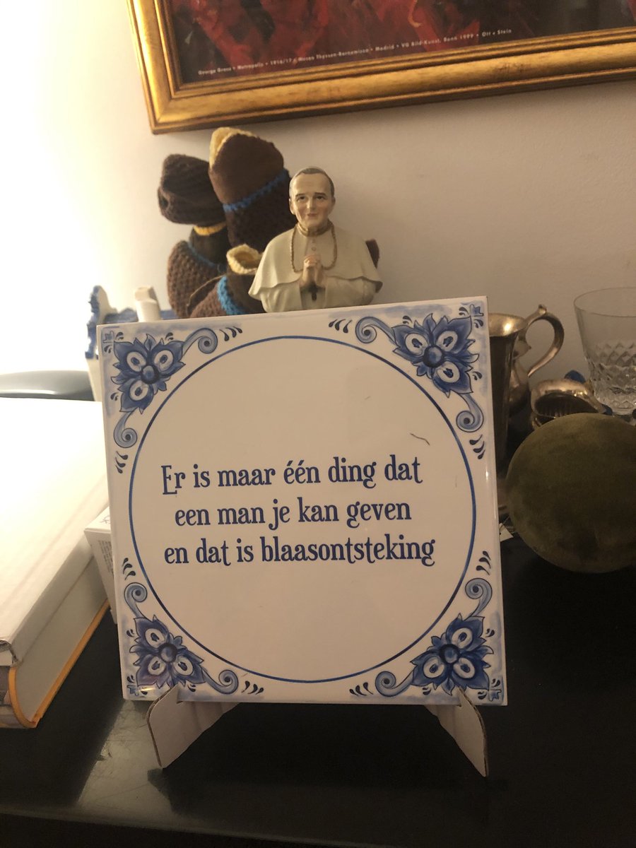 Mijn dochter is vandaag 22 geworden en haar vrienden hebben haar een tegeltje met haar eigen quote gegeven!