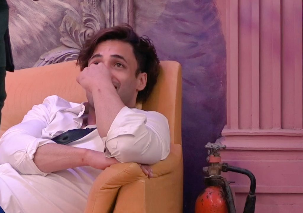 imtiyaz3199's tweet photo. today possitivity....he is happy....& relex you are happy now we are also happy becuase @imrealasim ki khushi mai hum fans ki khushi hai..
#IStandWithAsim
#AsimForTheWin https://t.co/lS8pkyqUVi