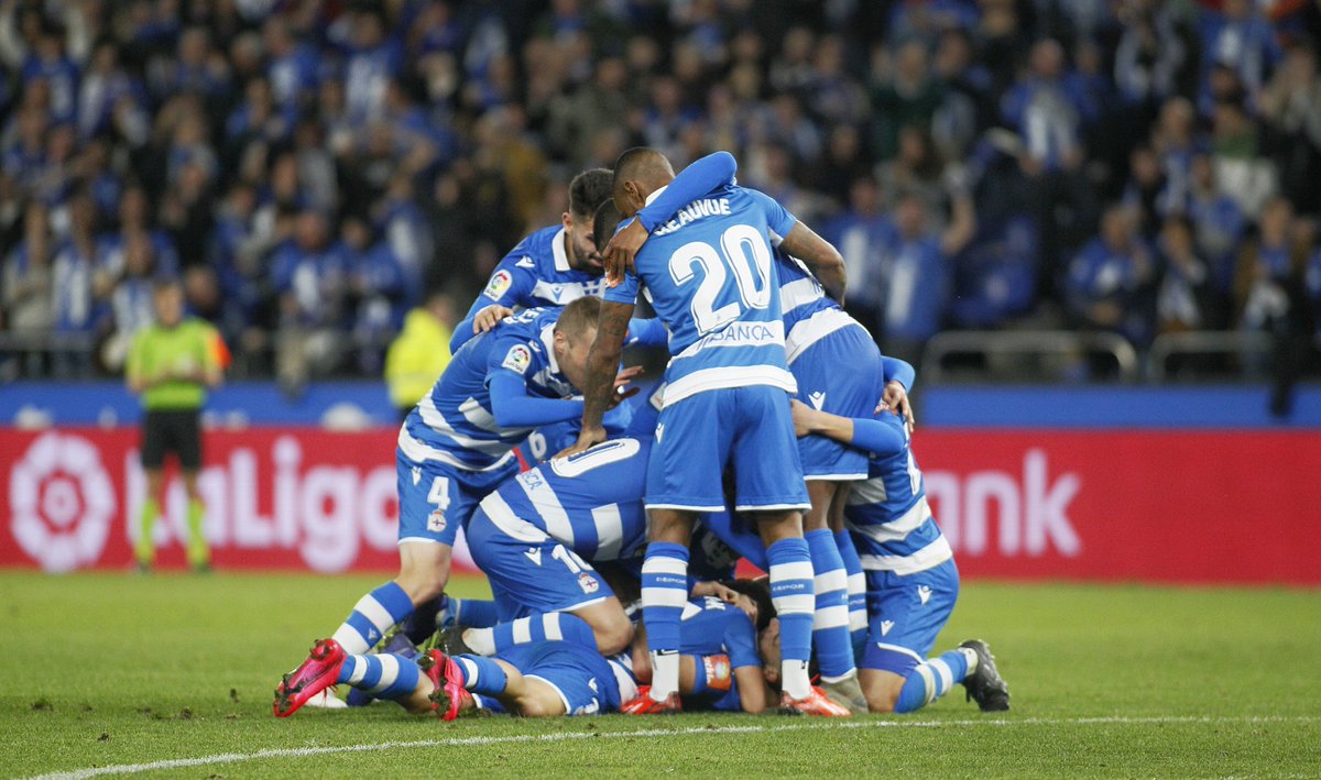 LaLiga's tweet photo. ✅ Dépor 2-1 Las Palmas 
✅ Albacete 0-1 Dépor
✅ Numancia 0-1 Dépor
✅ Dépor 2-1 Real Racing 
✅ Dépor 1-0 Cádiz CF 

💙 5 partidos con Fernando Vázquez. 
💙 5 VICTORIAS (15/15 PUNTOS). 

🙌 ¡NO HAY QUIEN PARE AL @RCDeportivo! 

#LaLigaSmartBank https://t.co/BCVj4v1nht