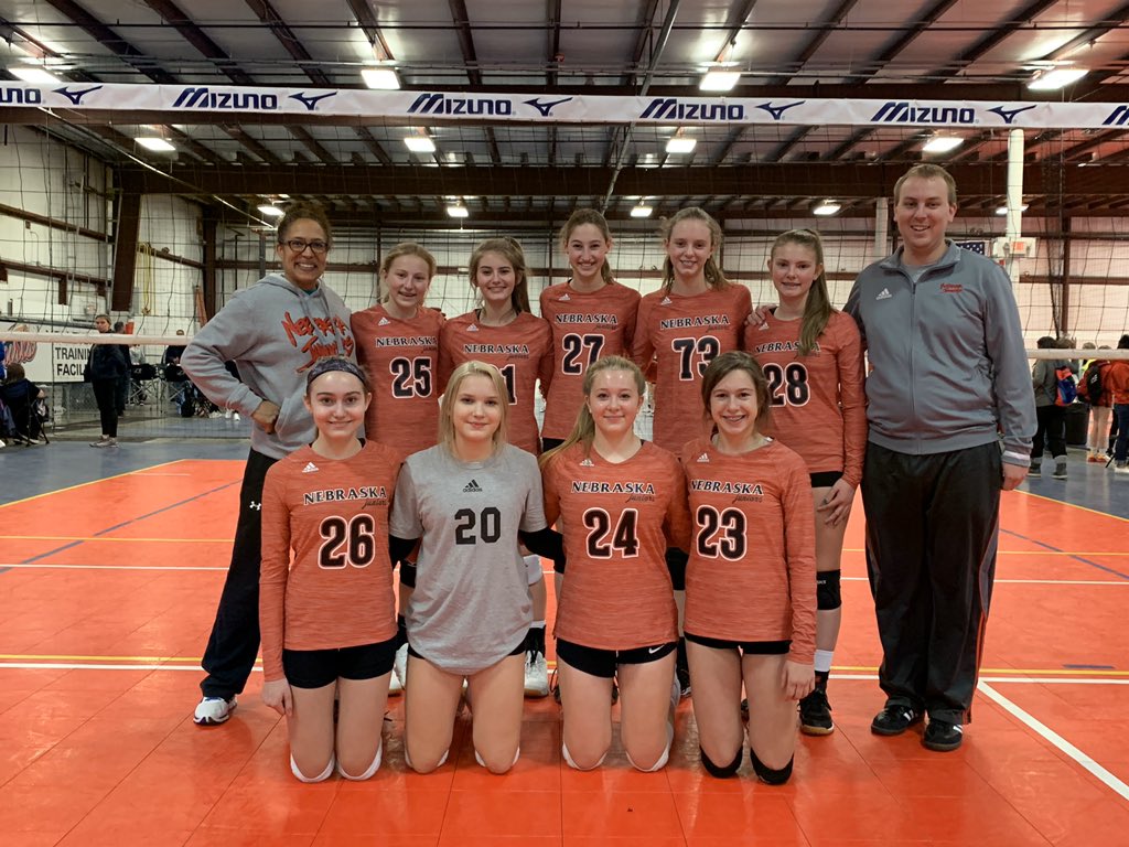 Jrs14Ne's tweet photo. Oh yeah 14 White- 1st place in their bracket today 🏐 https://t.co/VUSGDcpCz9