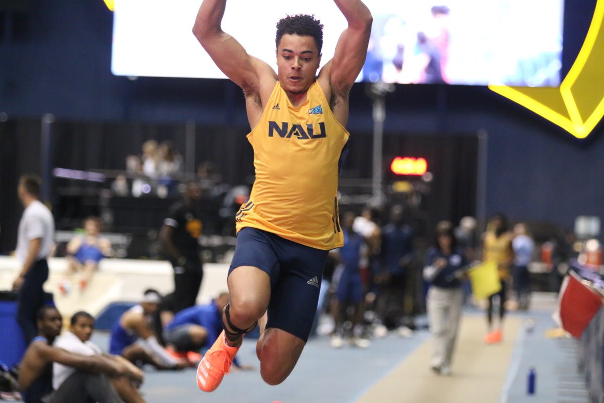 Senior Cameron Rayford takes first in Men's Triple Jump with a mark of 14.63m, leading the pack by .71m!
 
#NAUStrong ⚒️🌲💪 #BigSkyTF