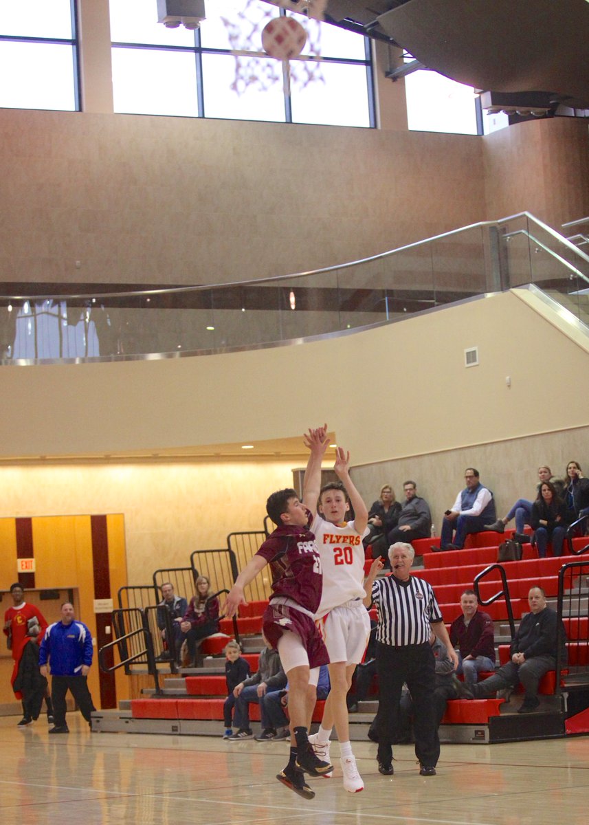 Geoff_Walter's tweet photo. Shoutout to Greg Cantwell on the @Chaminade_Hoops
  JV squad hitting the trey at the buzzer to win the game against Msgr. Farrell this afternoon #FlyersHoops https://t.co/cWMxZTqMpU