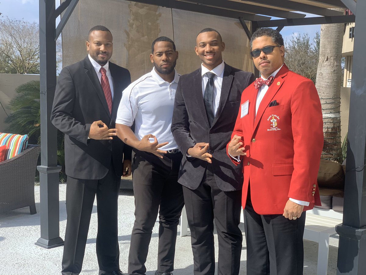 KappaIota1980's tweet photo. Today at the Mississippi State Caucus, The Kappa Iota Chapter won the Undergraduate Chapter of the Year Award. #KIPOD ♦️ https://t.co/Vn7rB1mTHK