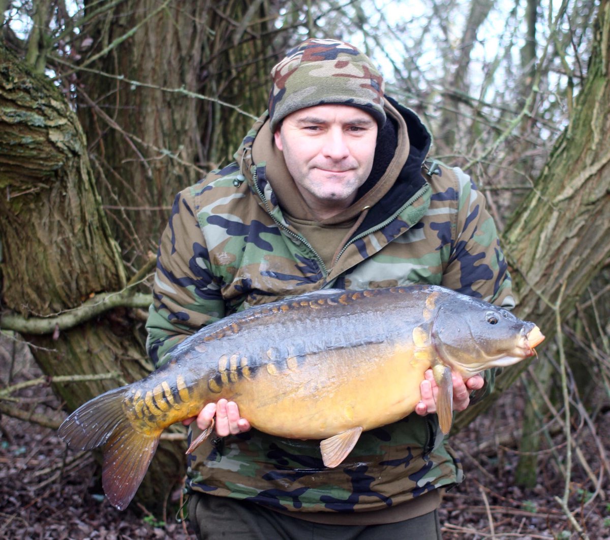 littleE70's tweet photo. Another cracking mirror this week that couldn’t resist the @MainlineBaits essential cell IB pop up fished with matching crumbled up boille pva bag dipped in essential IB hookbait enhancement https://t.co/r1iVXdsCMh