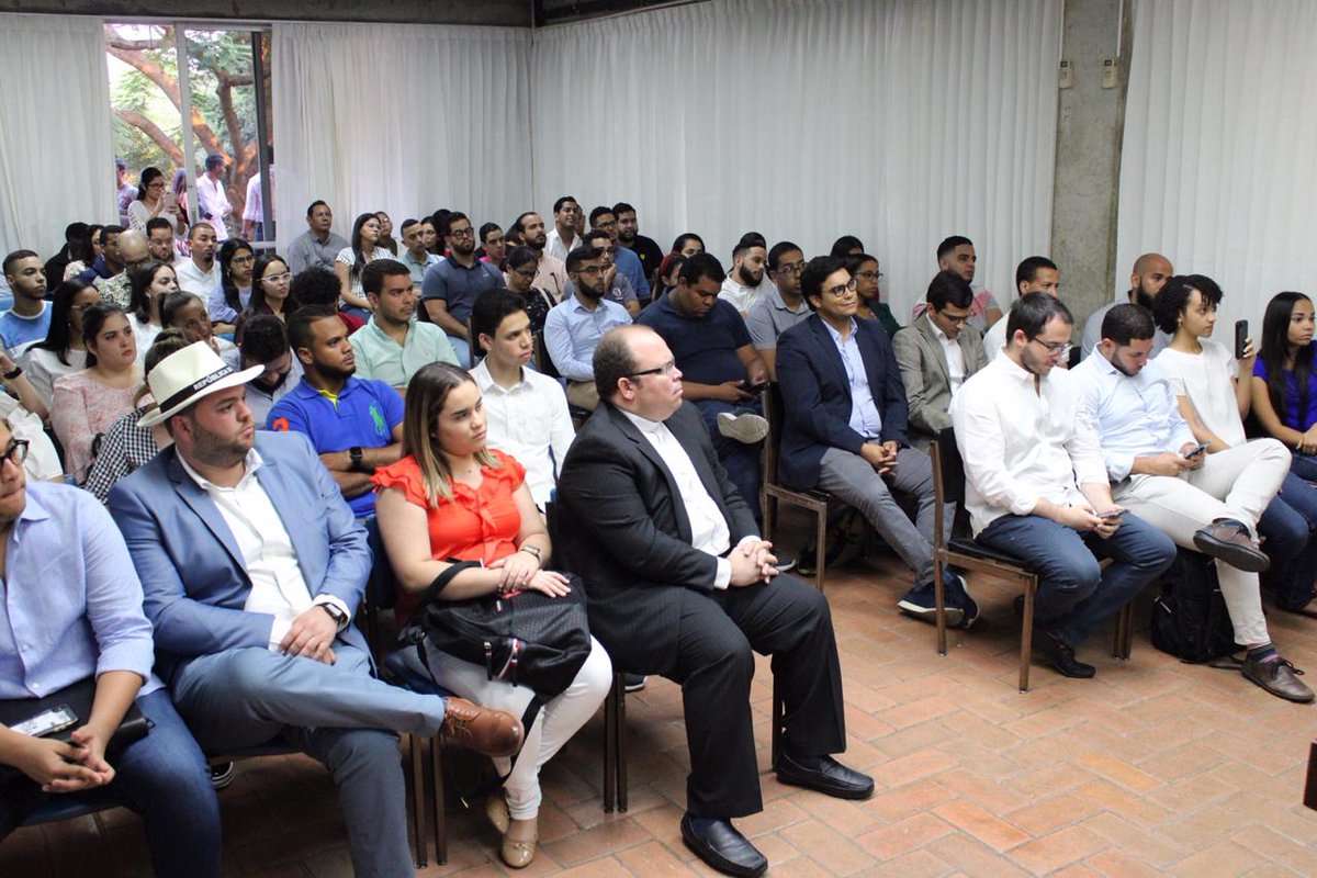 ADERPUCMM's tweet photo. Todo un éxito nuestro conversatorio: "Políticas Públicas y Juventud". Gracias a los expositores @itobisono y @JuanSantosRD por estar con nosotros.
#ADERPUCMM
#ADER2020
#PUCMM https://t.co/vhqUuOSjKo