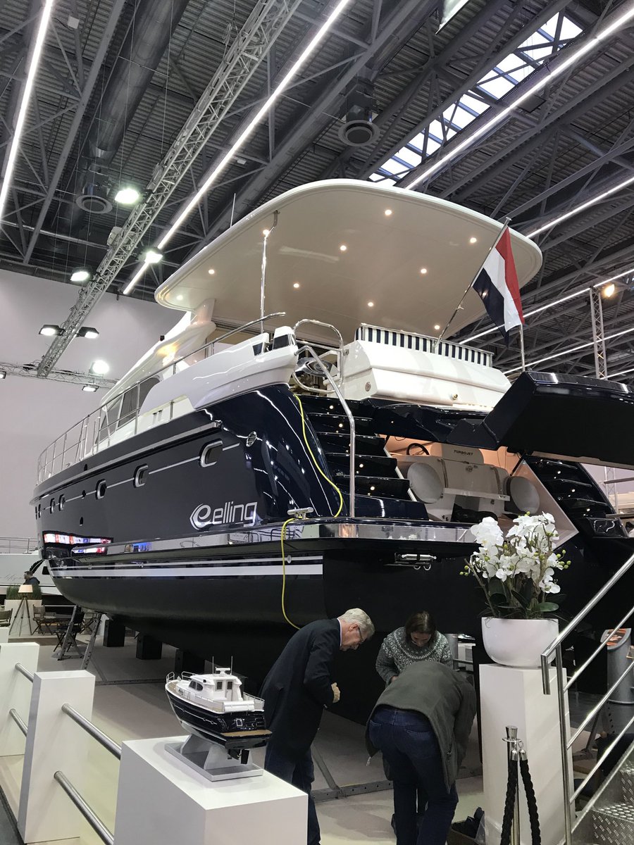 mervew's tweet photo. Gecen hafta Dusseldorf’ta boat fuarindaydim, farkli bir dunya 😏 iciniz acilsin🛥 #bootmesse #Dusseldorf #deutschland #germany https://t.co/otqM16ntor