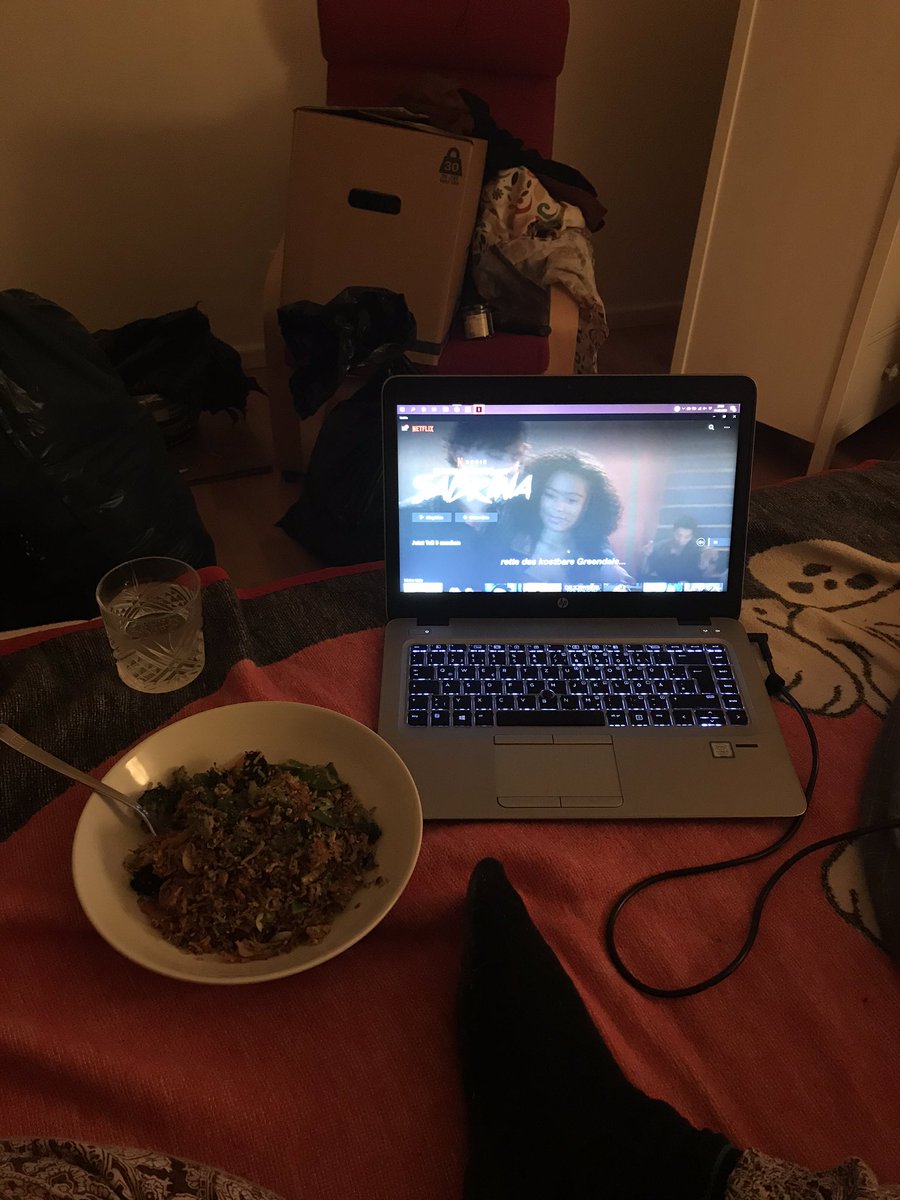 ofwordsandwine's tweet photo. #thingoftheday In all the mess, finally some comfy-cozyness. https://t.co/VcThD676nY
