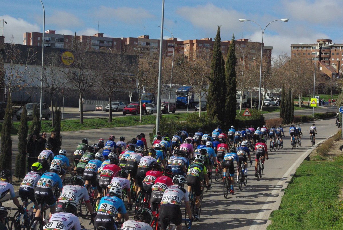 CyclingEliteU23's tweet photo. 📸 Ya están disponible en Facebook las imágenes del #CampMadridEliteU23.
https://t.co/qH4aZFrkCY https://t.co/JpFK3fPEHi
