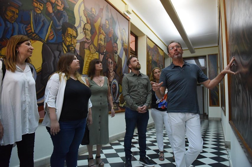 guzzoviviana's tweet photo. Estuvimos en #CarlosCasares acompañando al Pte de @HCDiputadosBA @fotermin, en su recorrida junto al Intendente @wtorchio por la Municipalidad, el Hospital Público, la Huerta Orgánica Municipal y el Área 3, un lugar de espacio tecnológico y recreativo para niños y niñas.🏛🚑🤹🏼‍♂ https://t.co/QQWvxubyw2