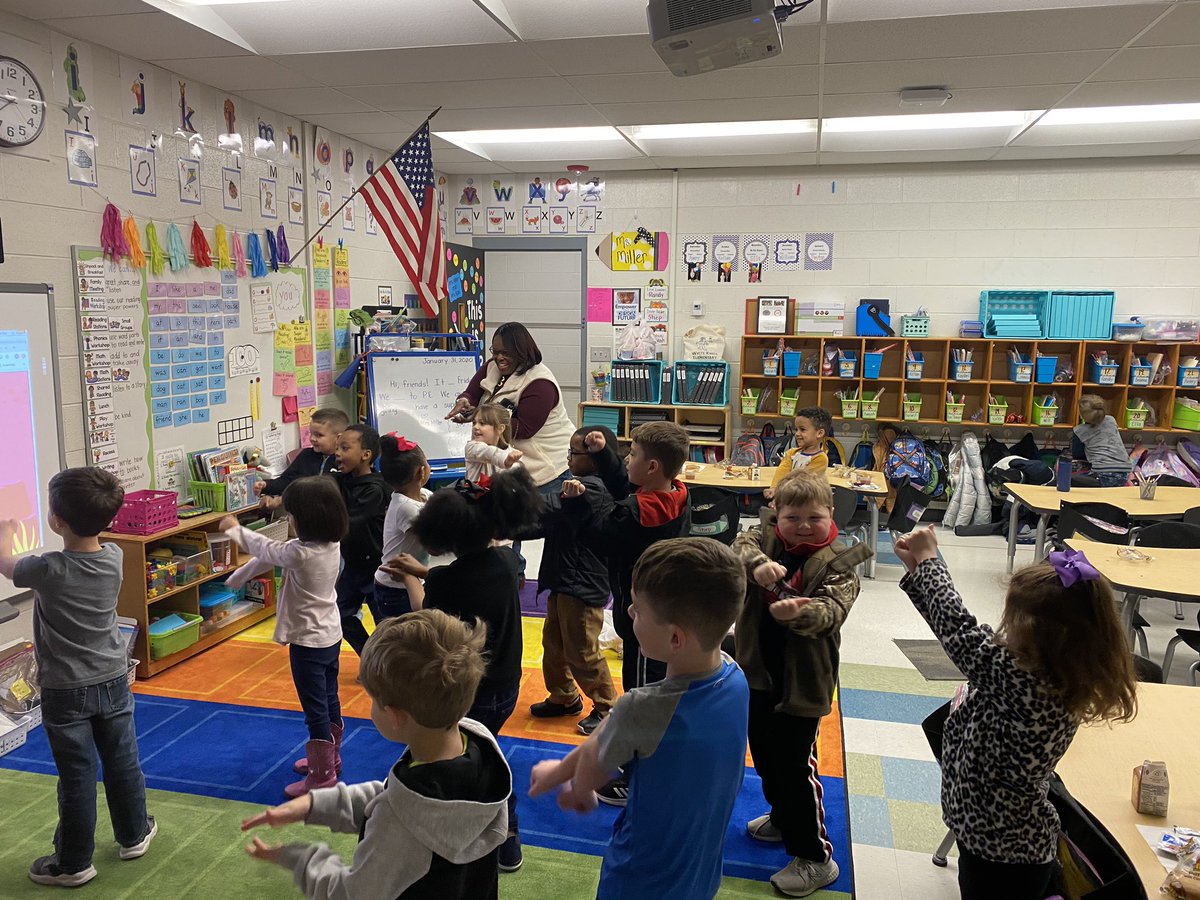 nmiller_class's tweet photo. Blast off Friday is so much fun with your principal! @WhiteKnollElem @nmitchell0421 Gearing up for a great day of learning! https://t.co/Y82GEmQxPH