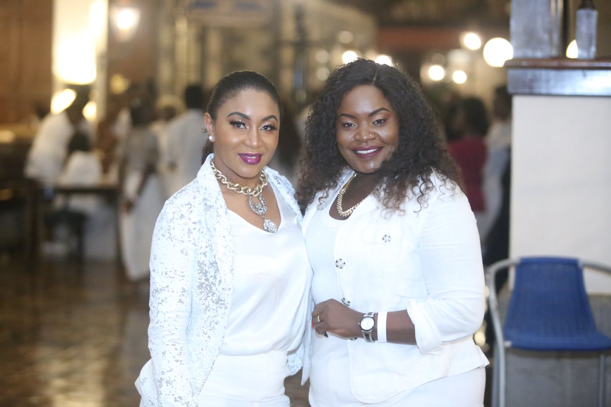 goplacesdigital's tweet photo. You can't have an All-white party without the ladies!πππ₯π₯ππ
#DEBNRB2020 #SquadAtDEB #FamUp #GoDEB2020 #GoDinerenBlanc #DEBNRB @DinerEnBlancNBI @DEE_RW https://t.co/V4sDkLznoY