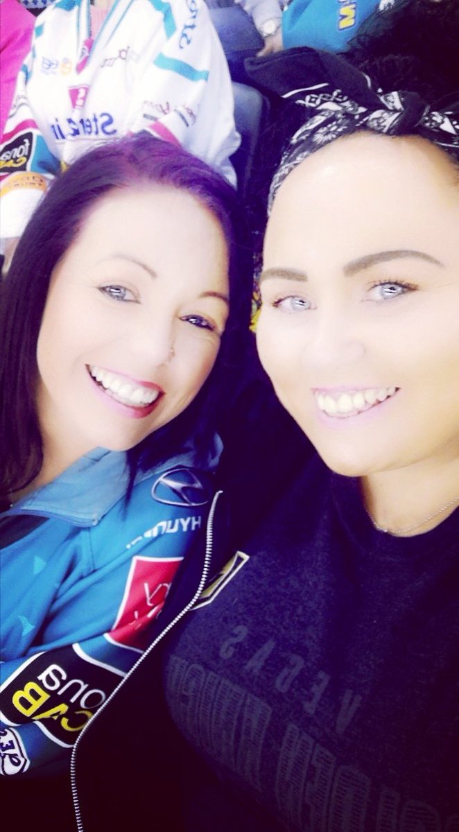 Camden77's tweet photo. @BelfastGiants Our Fave Night Out.. Let's Go Giants 🏒⛸️🥅🚨 #GiantSelfie https://t.co/0gl1QNVK4f
